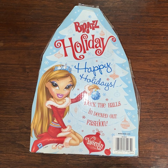 BRATZ Holiday Doll - Picture 5 of 6